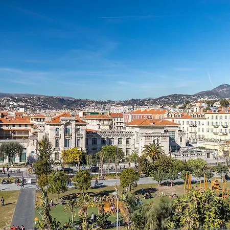 Gorgeous 1 Bdr With Gardens View In The Old Town Appartement