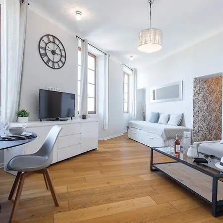 Gorgeous 1 Bdr With Gardens View In The Old Town *