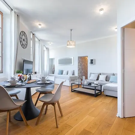 Gorgeous 1 Bdr With Gardens View In The Old Town * Nice