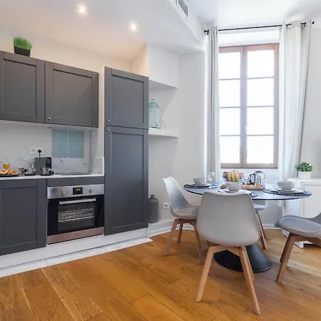 Appartement Gorgeous 1 Bdr With Gardens View In The Old Town *
