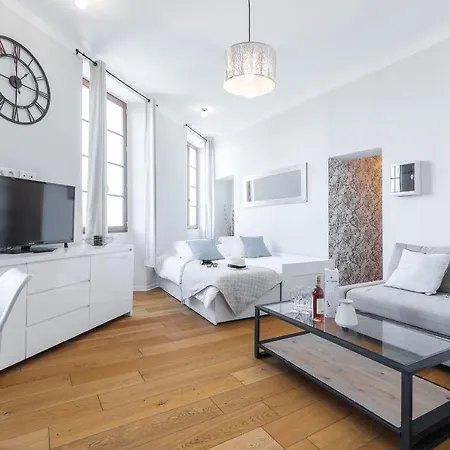 Appartement Gorgeous 1 Bdr With Gardens View In The Old Town